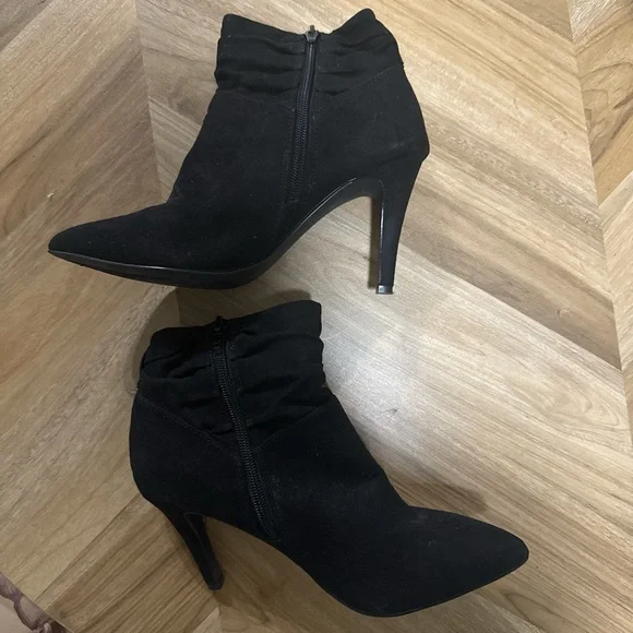 Fergie Women's Black Heeled Boots - Picture 3 of 4